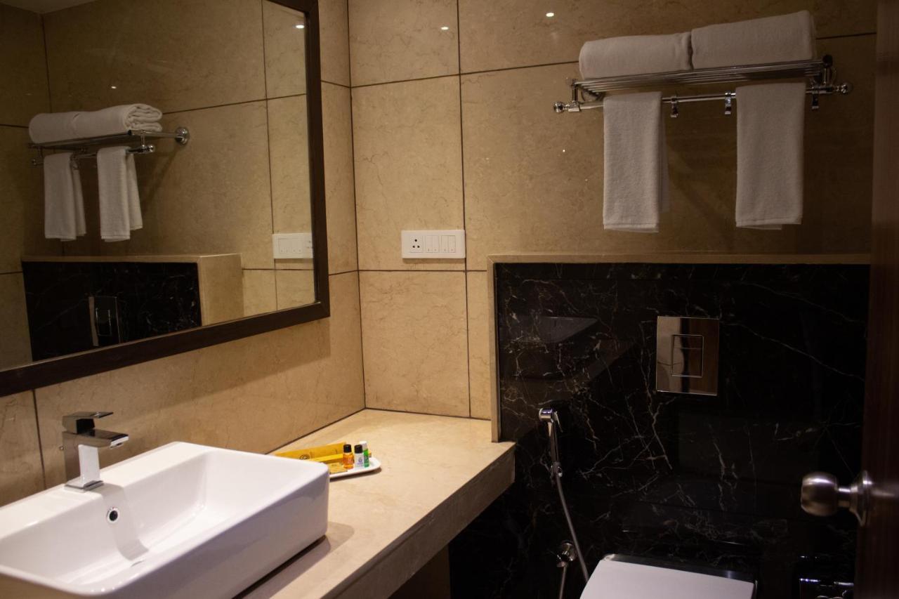 Shivas Galaxy Hotel Devanahalli Екстериор снимка