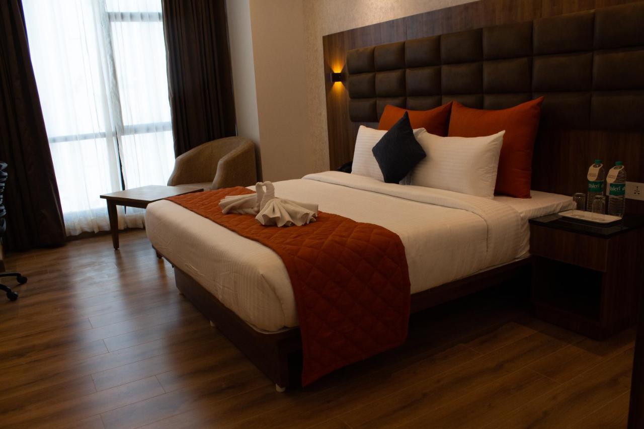 Shivas Galaxy Hotel Devanahalli Екстериор снимка