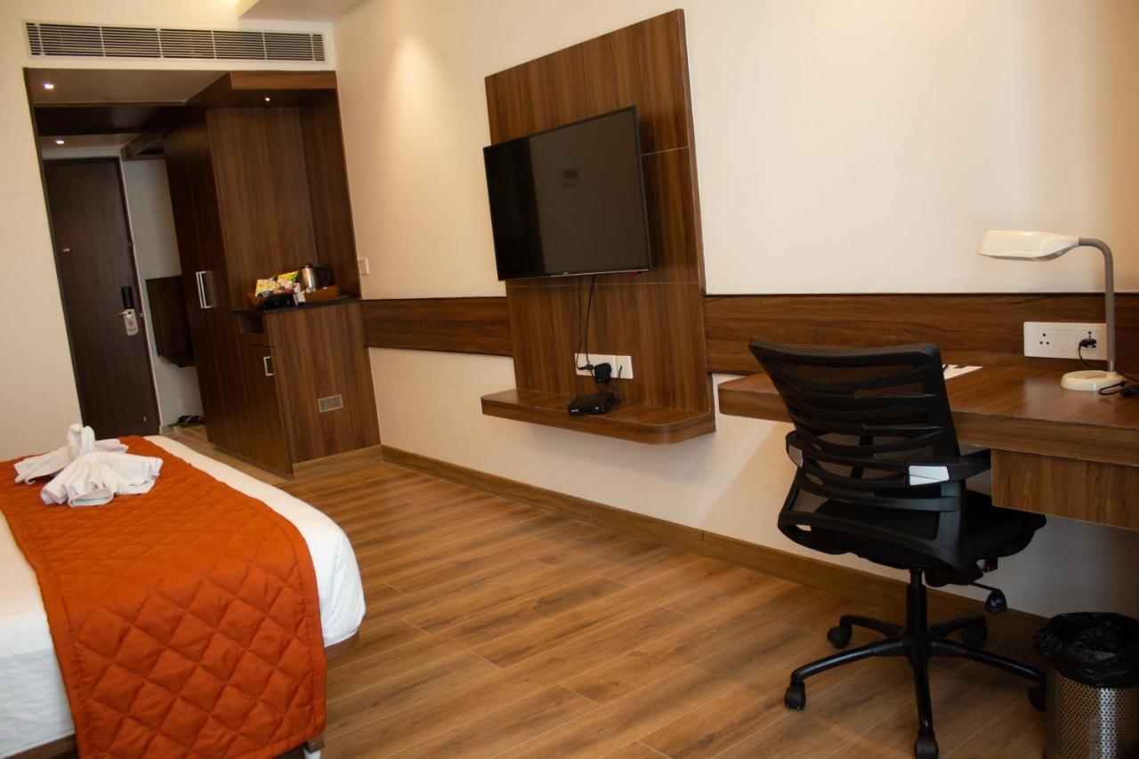Shivas Galaxy Hotel Devanahalli Екстериор снимка