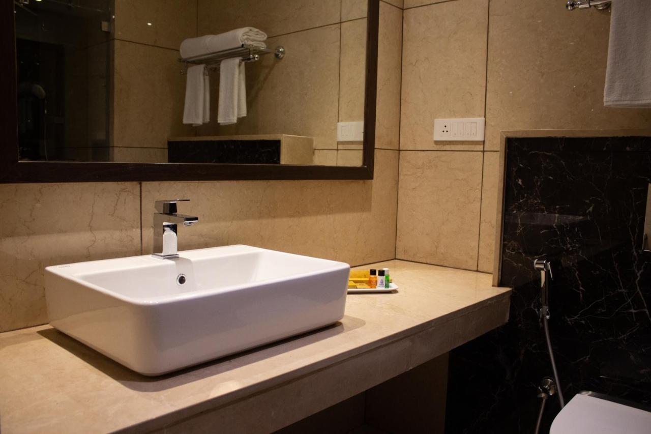 Shivas Galaxy Hotel Devanahalli Екстериор снимка